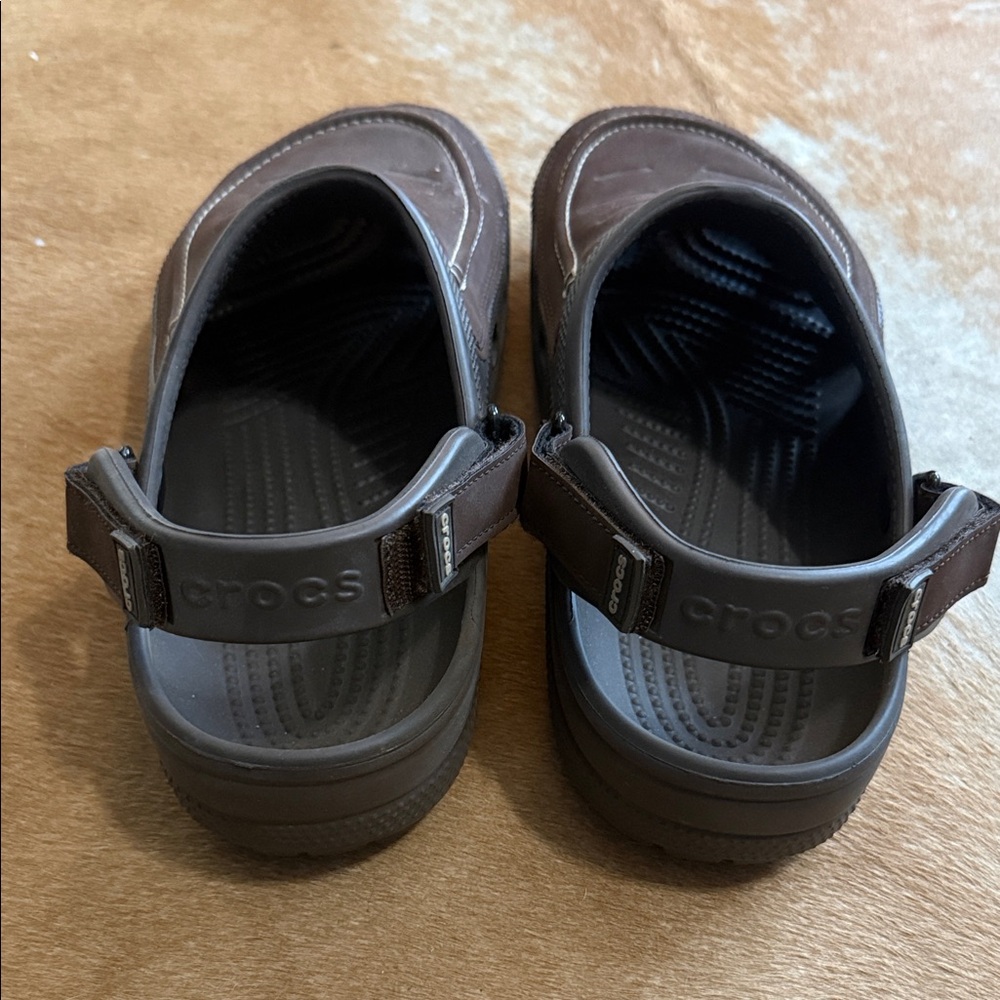 CROCS Men's Dark Brown Slip-On Clog Sandals with Heel Strap - Picture 2 of 4